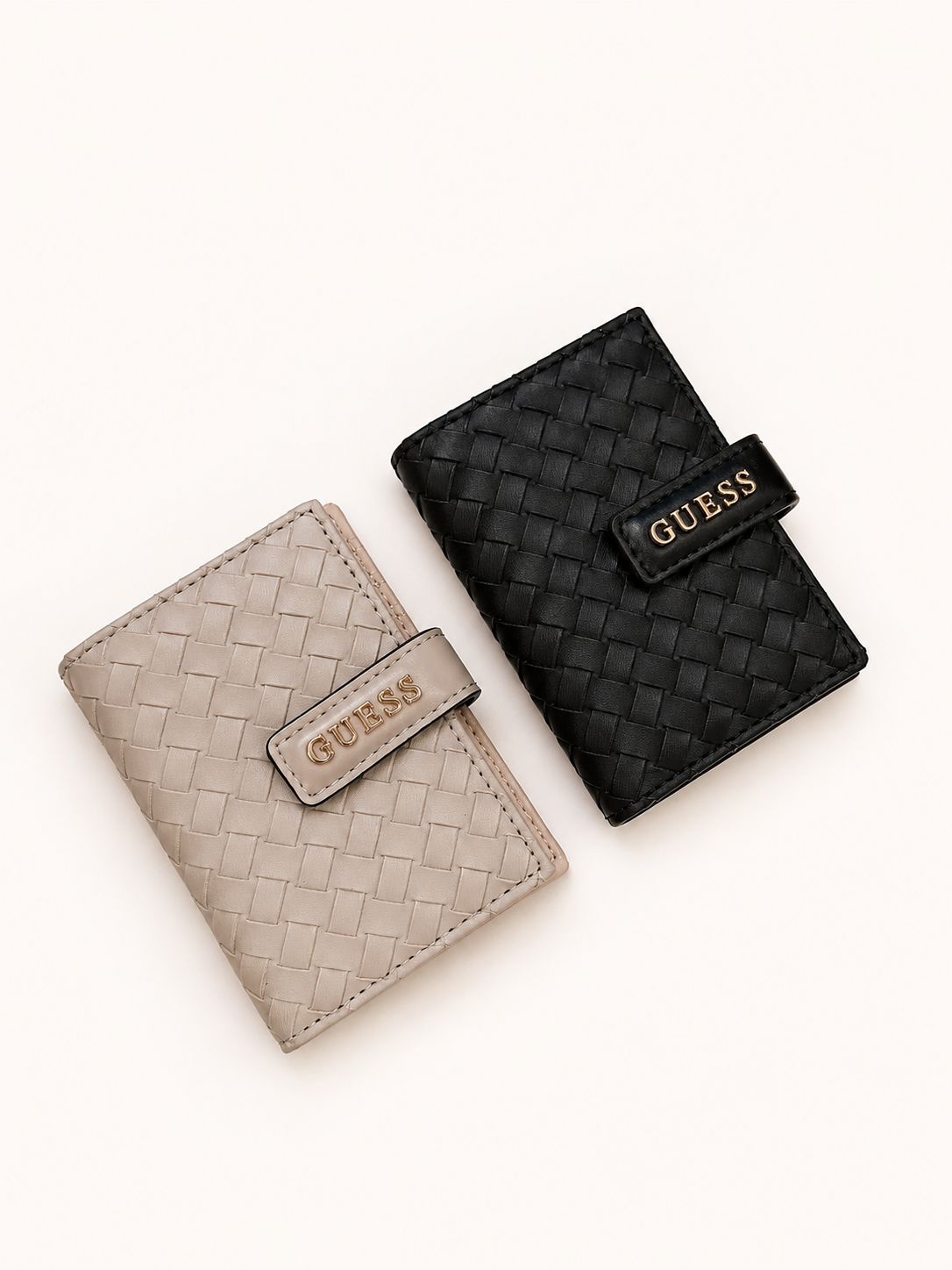 Tarjetero Guess