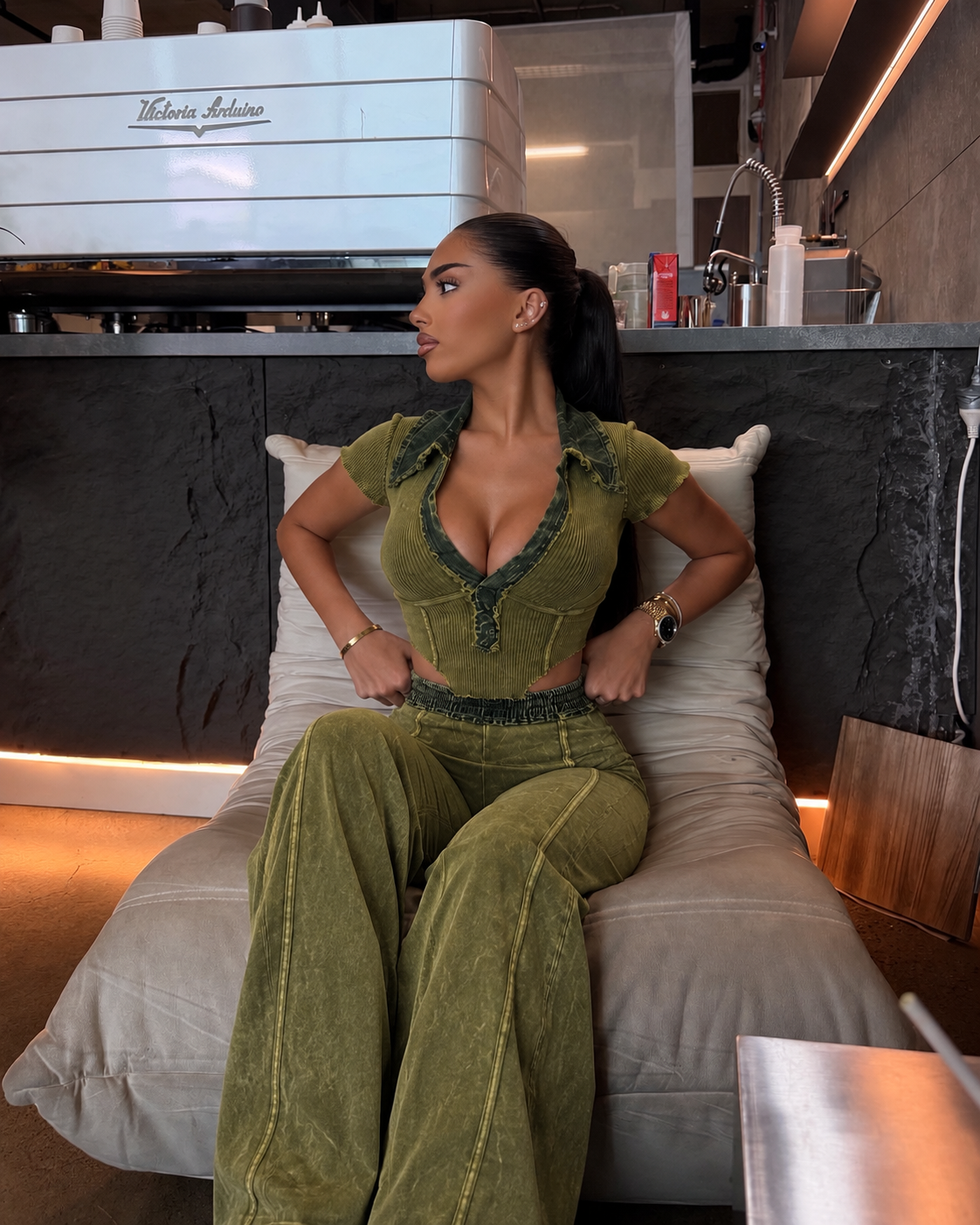 Conj. Amber green