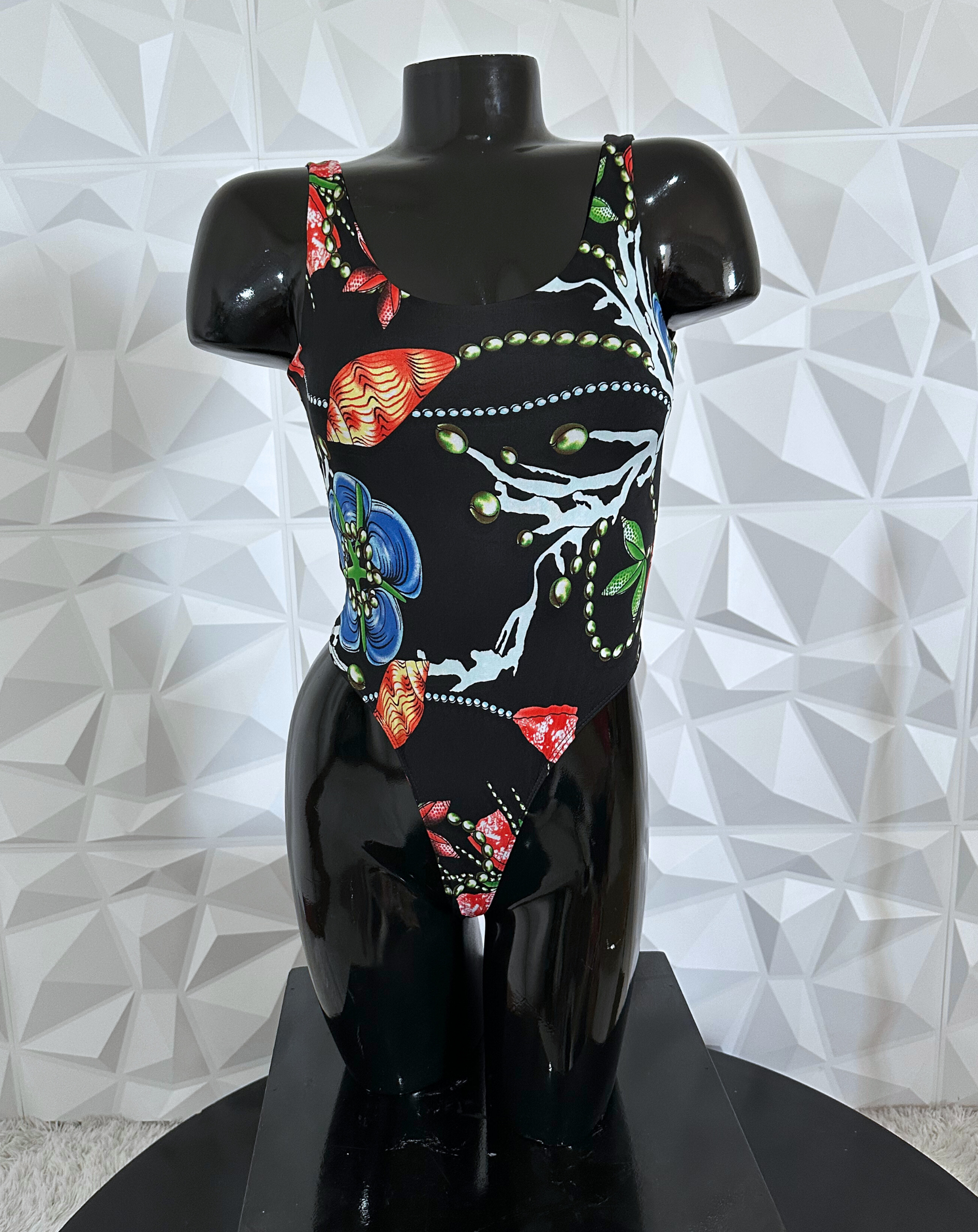 V326 body casual
