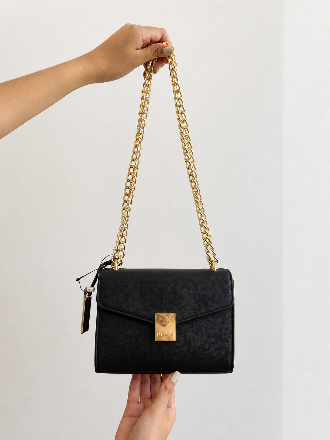 BGuess Negra Shoulder Bag